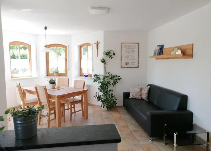 70M²- Ferienwohnung Mit Terrasse