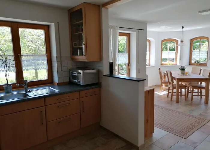 70M²- Ferienwohnung Mit Terrasse